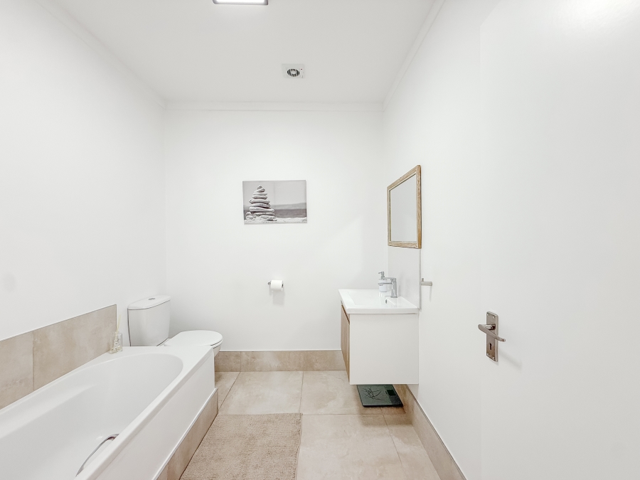 2 Bedroom Property for Sale in Bowtie Western Cape